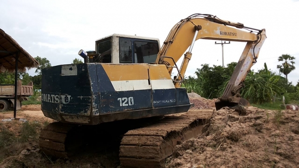 ***ขายแล้วครับขอบคุณ Truck2hand ขายแบคโฮราคาเบาๆ KOMATSU PC120-5 ยอดนิยม เครื่องเดิมปั้มเดิม คอนโทรลยาว ไฟฟ้าตัด เครื่องแน่นดี แห้งดีแรง ปั้มดีแรงดี ทำงานดีไม่โหลด เอวแน่นดีไม่มีแตก บูมอาร์มสวยไม่มีปะไม่มีดาม บุ้งกี๋สภาพดีไม่ผุ ช่วงล่าง โซ่ดีเฟรมไม่ผุ ใบแ ***ขายแล้วครับขอบคุณ Truck2hand ขายแบคโฮราคาเบาๆ KOMATSU PC120-5 ยอดนิยม เครื่องเดิมปั้มเดิม คอนโทรลยาว ไฟฟ้าตัด เครื่องแน่นดี แห้งดีแรง ปั้มดีแรงดี ทำงานดีไม่โหลด เอวแน่นดีไม่มีแตก บูมอาร์มสวยไม่มีปะไม่มีดาม บุ้งกี๋สภาพดีไม่ผุ ช่วงล่าง โซ่ดีเฟรมไม่ผุ ใบแ