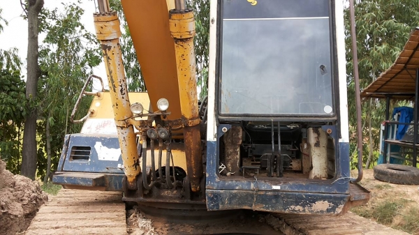 ***ขายแล้วครับขอบคุณ Truck2hand ขายแบคโฮราคาเบาๆ KOMATSU PC120-5 ยอดนิยม เครื่องเดิมปั้มเดิม คอนโทรลยาว ไฟฟ้าตัด เครื่องแน่นดี แห้งดีแรง ปั้มดีแรงดี ทำงานดีไม่โหลด เอวแน่นดีไม่มีแตก บูมอาร์มสวยไม่มีปะไม่มีดาม บุ้งกี๋สภาพดีไม่ผุ ช่วงล่าง โซ่ดีเฟรมไม่ผุ ใบแ ***ขายแล้วครับขอบคุณ Truck2hand ขายแบคโฮราคาเบาๆ KOMATSU PC120-5 ยอดนิยม เครื่องเดิมปั้มเดิม คอนโทรลยาว ไฟฟ้าตัด เครื่องแน่นดี แห้งดีแรง ปั้มดีแรงดี ทำงานดีไม่โหลด เอวแน่นดีไม่มีแตก บูมอาร์มสวยไม่มีปะไม่มีดาม บุ้งกี๋สภาพดีไม่ผุ ช่วงล่าง โซ่ดีเฟรมไม่ผุ ใบแ