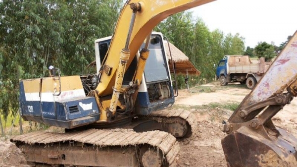 ***ขายแล้วครับขอบคุณ Truck2hand ขายแบคโฮราคาเบาๆ KOMATSU PC120-5 ยอดนิยม เครื่องเดิมปั้มเดิม คอนโทรลยาว ไฟฟ้าตัด เครื่องแน่นดี แห้งดีแรง ปั้มดีแรงดี ทำงานดีไม่โหลด เอวแน่นดีไม่มีแตก บูมอาร์มสวยไม่มีปะไม่มีดาม บุ้งกี๋สภาพดีไม่ผุ ช่วงล่าง โซ่ดีเฟรมไม่ผุ ใบแ ***ขายแล้วครับขอบคุณ Truck2hand ขายแบคโฮราคาเบาๆ KOMATSU PC120-5 ยอดนิยม เครื่องเดิมปั้มเดิม คอนโทรลยาว ไฟฟ้าตัด เครื่องแน่นดี แห้งดีแรง ปั้มดีแรงดี ทำงานดีไม่โหลด เอวแน่นดีไม่มีแตก บูมอาร์มสวยไม่มีปะไม่มีดาม บุ้งกี๋สภาพดีไม่ผุ ช่วงล่าง โซ่ดีเฟรมไม่ผุ ใบแ