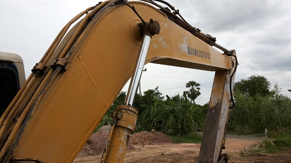 ***ขายแล้วครับขอบคุณ Truck2hand ขายแบคโฮราคาเบาๆ KOMATSU PC120-5 ยอดนิยม เครื่องเดิมปั้มเดิม คอนโทรลยาว ไฟฟ้าตัด เครื่องแน่นดี แห้งดีแรง ปั้มดีแรงดี ทำงานดีไม่โหลด เอวแน่นดีไม่มีแตก บูมอาร์มสวยไม่มีปะไม่มีดาม บุ้งกี๋สภาพดีไม่ผุ ช่วงล่าง โซ่ดีเฟรมไม่ผุ ใบแ ***ขายแล้วครับขอบคุณ Truck2hand ขายแบคโฮราคาเบาๆ KOMATSU PC120-5 ยอดนิยม เครื่องเดิมปั้มเดิม คอนโทรลยาว ไฟฟ้าตัด เครื่องแน่นดี แห้งดีแรง ปั้มดีแรงดี ทำงานดีไม่โหลด เอวแน่นดีไม่มีแตก บูมอาร์มสวยไม่มีปะไม่มีดาม บุ้งกี๋สภาพดีไม่ผุ ช่วงล่าง โซ่ดีเฟรมไม่ผุ ใบแ