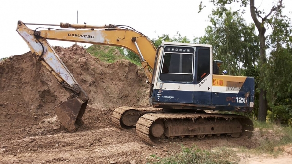 ***ขายแล้วครับขอบคุณ Truck2hand ขายแบคโฮราคาเบาๆ KOMATSU PC120-5 ยอดนิยม เครื่องเดิมปั้มเดิม คอนโทรลยาว ไฟฟ้าตัด เครื่องแน่นดี แห้งดีแรง ปั้มดีแรงดี ทำงานดีไม่โหลด เอวแน่นดีไม่มีแตก บูมอาร์มสวยไม่มีปะไม่มีดาม บุ้งกี๋สภาพดีไม่ผุ ช่วงล่าง โซ่ดีเฟรมไม่ผุ ใบแ ***ขายแล้วครับขอบคุณ Truck2hand ขายแบคโฮราคาเบาๆ KOMATSU PC120-5 ยอดนิยม เครื่องเดิมปั้มเดิม คอนโทรลยาว ไฟฟ้าตัด เครื่องแน่นดี แห้งดีแรง ปั้มดีแรงดี ทำงานดีไม่โหลด เอวแน่นดีไม่มีแตก บูมอาร์มสวยไม่มีปะไม่มีดาม บุ้งกี๋สภาพดีไม่ผุ ช่วงล่าง โซ่ดีเฟรมไม่ผุ ใบแ