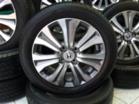 ขายล้อแม็กพร้อมยาง honda freed 15"ยาง  dunlop sp sport 230 185/55/r15 ปี 12
