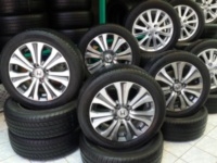 ขายล้อแม็กพร้อมยาง honda freed 15"ยาง  dunlop sp sport 230 185/55/r15 ปี 12