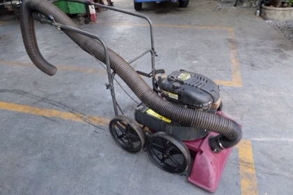 ขายรถดูดฝุ่น แบบเดินตาม นำเข้าจากญี่ปุ่น พร้อมใช้งาน เครื่องยนต์เบนซิล ราคา 8,000