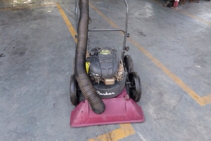 ขายรถดูดฝุ่น แบบเดินตาม นำเข้าจากญี่ปุ่น พร้อมใช้งาน เครื่องยนต์เบนซิล ราคา 8,000