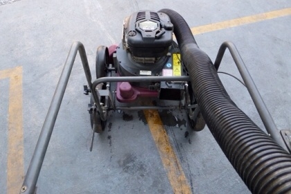 ขายรถดูดฝุ่น แบบเดินตาม นำเข้าจากญี่ปุ่น พร้อมใช้งาน เครื่องยนต์เบนซิล ราคา 8,000