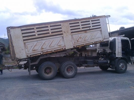 รถสิบล้อพ่วงแม่ ลูก เมก้า