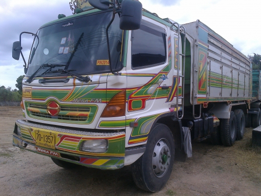 รถสิบล้อพ่วงแม่ ลูก เมก้า