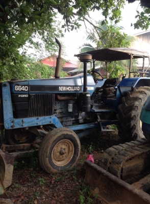 รถไถ พร้อมใช้งาน รถเดิมๆไม่ทำสีอะไร รถford 6640 newholland ไม่ค่อยได้ใช้งานครับ