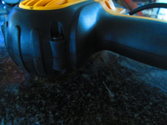 สว่านไฟฟ้า รูปทรงสวยกระทัดรัด