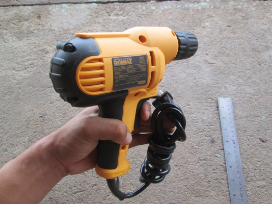 สว่านไฟฟ้า รูปทรงสวยกระทัดรัด