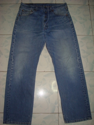 # 7927 # ยีนส์ Levi's 501 ผ้าทราย ของแท้ มือสอง เอว 33 ยาว 26 made in usa ตะเข็บสวยๆ