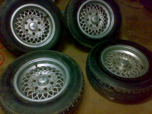ขายล้อแม็กเรียว ขอบ15  6รู แถมยาง ถูกๆครับ