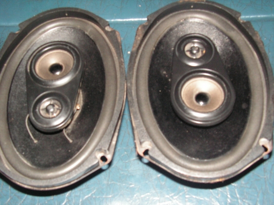 ลำโพง6X9ส่งของให้พี่พจนกร ฮุยเป้าอยู่ปทุมธานีเเล้ว ลำโพง6X9ส่งของให้พี่พจนกร ฮุยเป้าอยู่ปทุมธานีเเล้ว