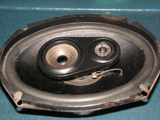 ลำโพง6X9ส่งของให้พี่พจนกร ฮุยเป้าอยู่ปทุมธานีเเล้ว ลำโพง6X9ส่งของให้พี่พจนกร ฮุยเป้าอยู่ปทุมธานีเเล้ว