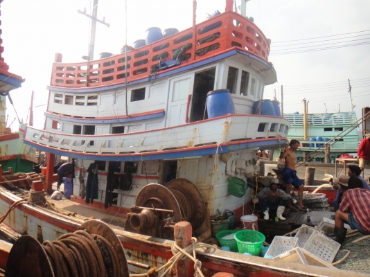ขายเรือประมง 1 คู่ พร้อมอุปกรณ์ทำประมงครบออกหาปลาได้เลย ขายเรือประมง 1 คู่ พร้อมอุปกรณ์ทำประมงครบออกหาปลาได้เลย
