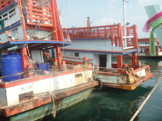 ขายเรือประมง 1 คู่ พร้อมอุปกรณ์ทำประมงครบออกหาปลาได้เลย ขายเรือประมง 1 คู่ พร้อมอุปกรณ์ทำประมงครบออกหาปลาได้เลย