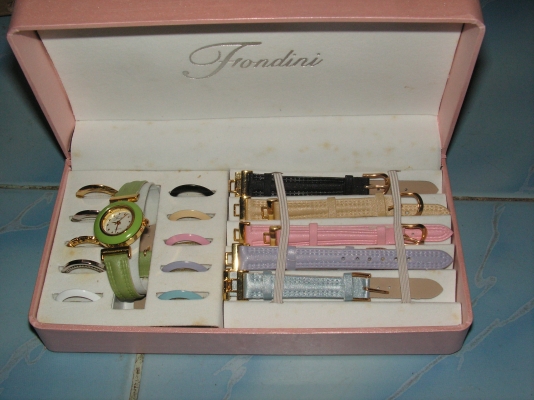 นาฬิกาผู้หญิงเป็นชุด(ขอขายเหมา)