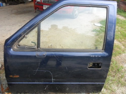 ขายประตู ISUZU มังกรทอง 3 บาน แท้ๆ เหมา 8000 บาท ขายประตู ISUZU มังกรทอง 3 บาน แท้ๆ เหมา 8000 บาท