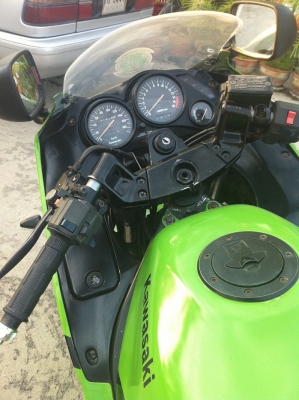 ZZR400 ปี96 เครื่องดี 43000 ขี่กลับได้เลยรายละเอียดโทรคุย