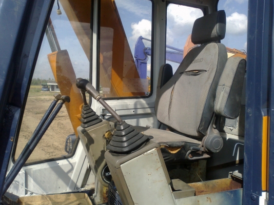 ขายรถขุดเก่านอก KOBELCO SK03N2 เทียบเท่ารุ่น PC60 ขายรถขุดเก่านอก KOBELCO SK03N2 เทียบเท่ารุ่น PC60