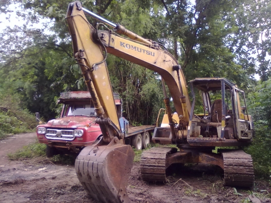 เทเลอร์ หัวยาวใช้ลาก  pc120  สภาพพร้อมทำงาน มีเล่มทะเบียน(ขาดต่อ)  เอกสารสัญญาซื้อขาย