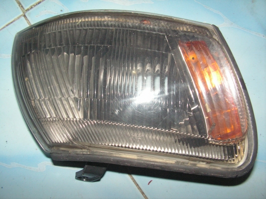 ไฟเลี้ยวคู่หน้า(พี่คมสันอยู่โคราชรับไปดูเเลต่อแล้วครับ) ไฟเลี้ยวคู่หน้า(พี่คมสันอยู่โคราชรับไปดูเเลต่อแล้วครับ)