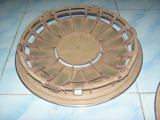 ฝาครอบกระทะล้อของเบนซ์พี่นพดลอยู่ปทุมรับไปดูเเลต่อแล้วครับ ฝาครอบกระทะล้อของเบนซ์พี่นพดลอยู่ปทุมรับไปดูเเลต่อแล้วครับ