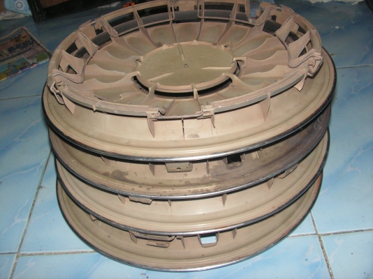 ฝาครอบกระทะล้อของเบนซ์พี่นพดลอยู่ปทุมรับไปดูเเลต่อแล้วครับ ฝาครอบกระทะล้อของเบนซ์พี่นพดลอยู่ปทุมรับไปดูเเลต่อแล้วครับ