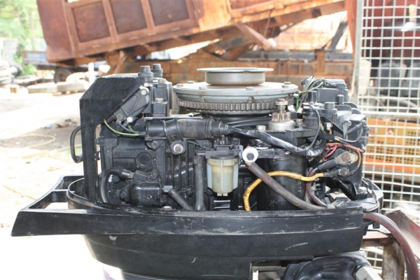 ขายเครื่องเรือ mercury 40 แรง (ขายแล้ว)