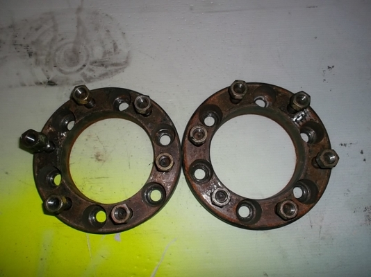 สเปเซอร์6ออก6หนา1นิ้วครึ่ง..ราคาไม่แฟง ติดต่อคุณหมูโดยตรง TEL.089-4810303..ขายด่วนๆๆ