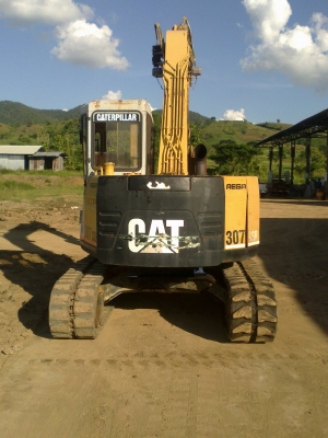 ขายรถขุดเก่านอก CAT 307 แทรคยาง อินวอย