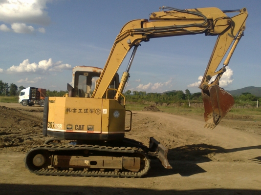 ขายรถขุดเก่านอก CAT 307 แทรคยาง อินวอย
