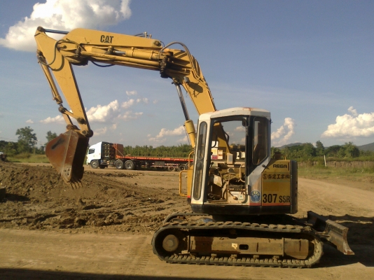 ขายรถขุดเก่านอก CAT 307 แทรคยาง อินวอย