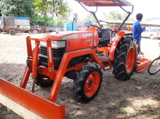 ขายคูโบต้า L4508 4 WD 2 เพลา ใบมีด ตัดหญ้า 1.40 เมตรใหม่