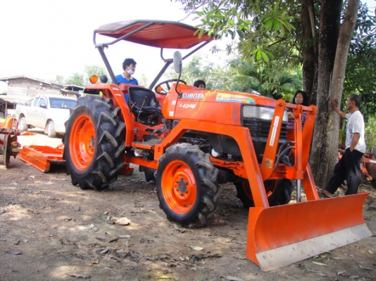 ขายคูโบต้า L4508 4 WD 2 เพลา ใบมีด ตัดหญ้า 1.40 เมตรใหม่