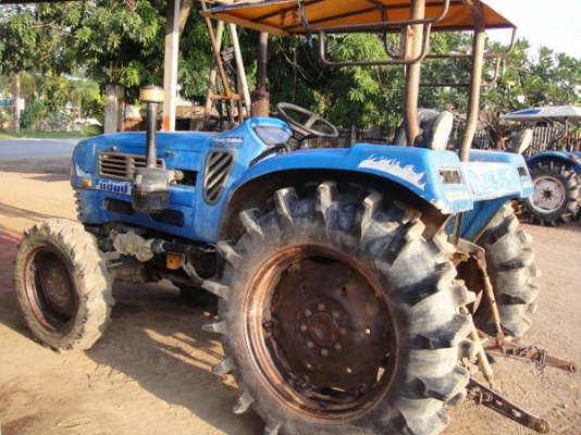 แทรกเตอร์แชมป์ CX484 4 WD 2 เพลา ใช้งานได้เลยครับ..ถูกๆ