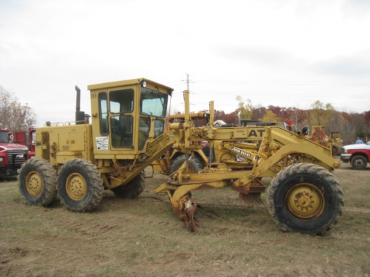 รถเกรด 140G Caterpillar 72V11xxx สเเคริฟายกลาง รถนำเข้าเอง ขายเอง ราคาไม่เเพงค่ะ