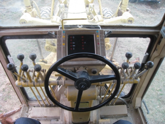 รถเกรด 140G Caterpillar 72V11xxx สเเคริฟายกลาง รถนำเข้าเอง ขายเอง ราคาไม่เเพงค่ะ