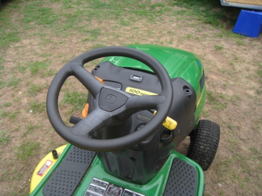 รถตัดหญ้านั่งขับ Johndeere 19.5เเรง รถนอกนำเข้า
