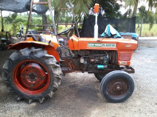 ขายรถแทรคเตอร์ kubota L22O1G พร้อมผลานกระทู้ 4 จาน รถพร้อมใช้งาน