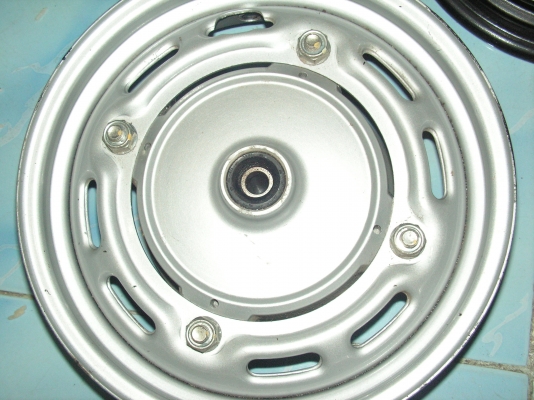 ล้อมอไซค์3ชิ้น ล้อมอไซค์3ชิ้น