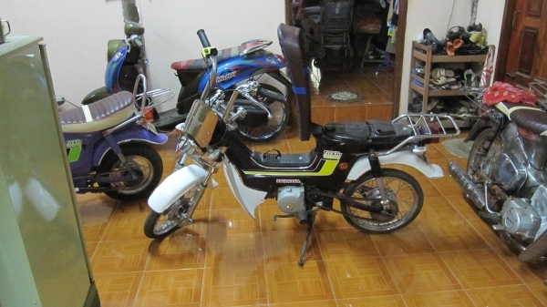 ลดๆๆๆเหลือ21000ถ้วนครับ จะเลิกเล่นแล้วครับขายๆๆขายชาลีสีม่วงครามเครื่องเวฟ110 มีเล่มเครื่องครับ ขาย21000บาทครับ แต่งสวยๆสนใจติดต่อ 080-1696651 ส่งได้ทั่วไทย