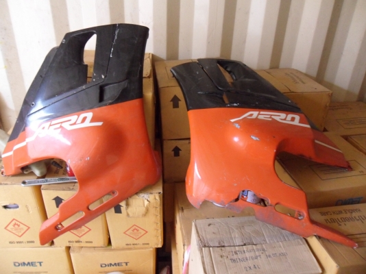 ขายแฟริ่งข้าง + ตัวครอบล้อ CBR 400 AIRO