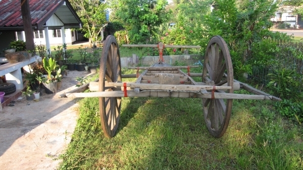 ขายเกวียนโบราณไม้พยุงทั้งหลังหลังนี้ขายแล้วครับตอนนี้มีมาใหม่อีก3หลังสนใจติดต่อ080-1696651 เกวียนสภาพดีพร้อมใช้งาน ปัจจุบันก้อใช้งานอยู่คับ มียุ3หลังด่วนๆๆๆเปิดที่หลังละ13000บาทราคาคุยกันได้ครับสนใจติดต่อ 0801696651ตลอด24ชั่วโมงคับ