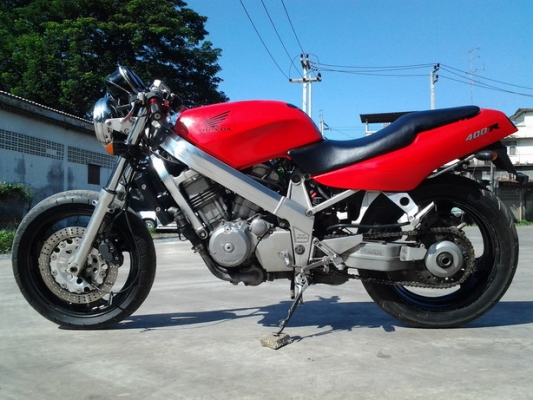 ขาย หรือ แลก //// honda Bros400 + ทะเบียนโอนขนส่ง สภาพสวยๆ /////