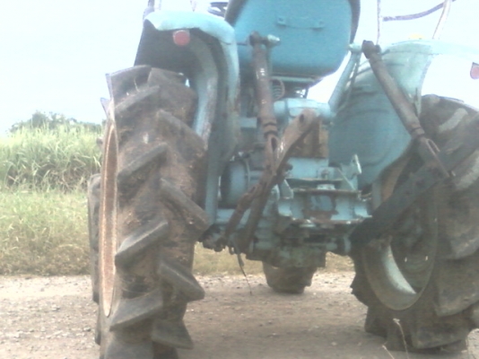 hinomoto E 18 สภาพดีพร้อมใช้งานสนใจติดต่อ 089-9638932/082-2305602