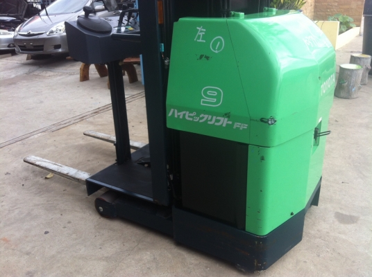 ขายฟอร์คลิฟต์ TOYOTA 7FBPR9  รุ่นใหม่สุด !!!! 1.0TON เสายกสูง 4 M รับประกันสวยที่สุดของรุ่นนี้ครับ !!!!  นำเข้าจากญี่ปุ่น ไม่เคยใช้งานในเมืองไทย!!!