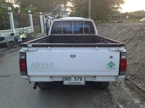 ขายnissanฟรอนเทียร์ปี2004วาง2jvvtiราคา209000