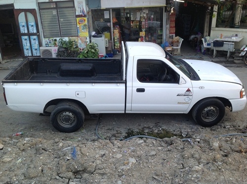 ขายnissanฟรอนเทียร์ปี2004วาง2jvvtiราคา209000